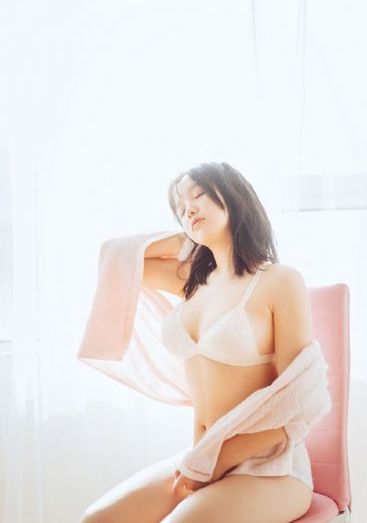《年轻女教师